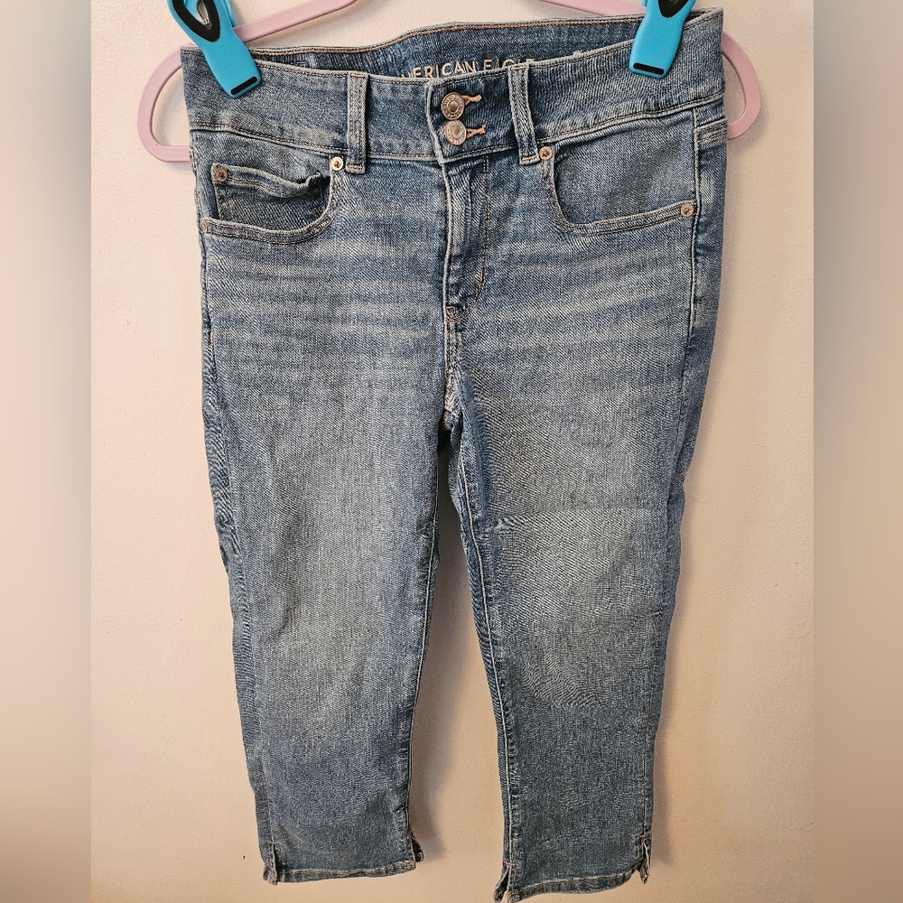 American Eagle NWOT Classic Blue Women's Capri Jeans